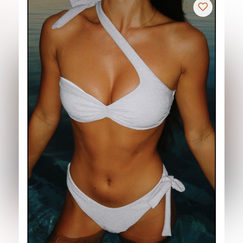 Dippin’ Daisy’s Skylar Asymmetrical Bikini Silver NWT